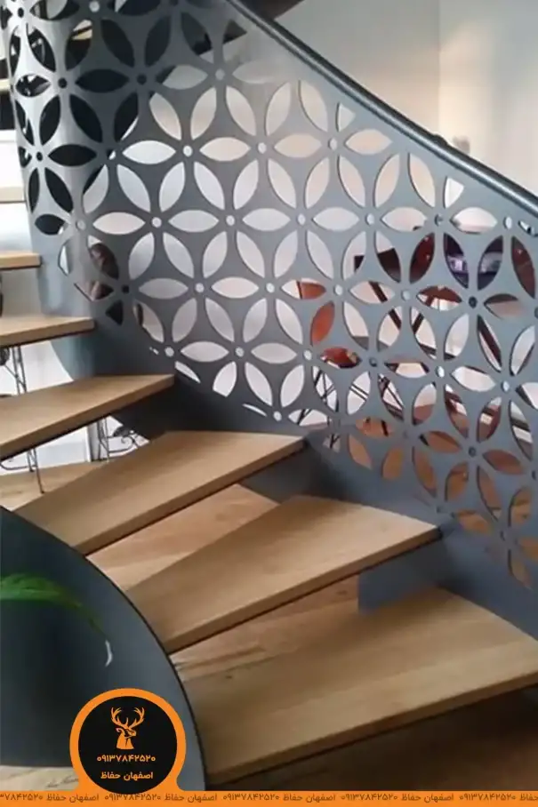 نرده راه‌پله با طراحی CNC