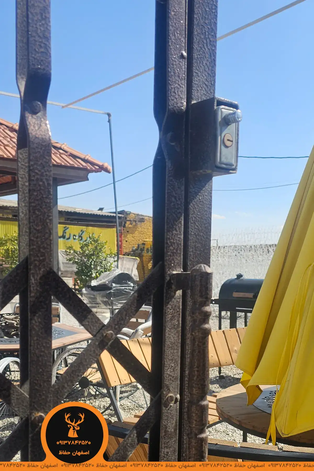 درب آکاردئونی مدل چهار گل