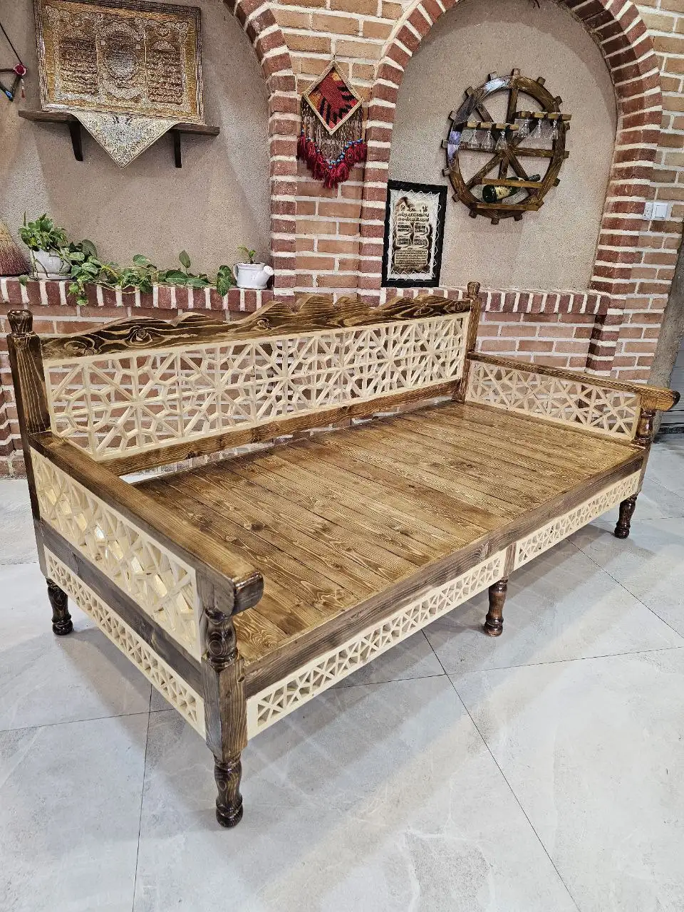 تخت سنتی طرح افشاری دو رنگ چوب روسی