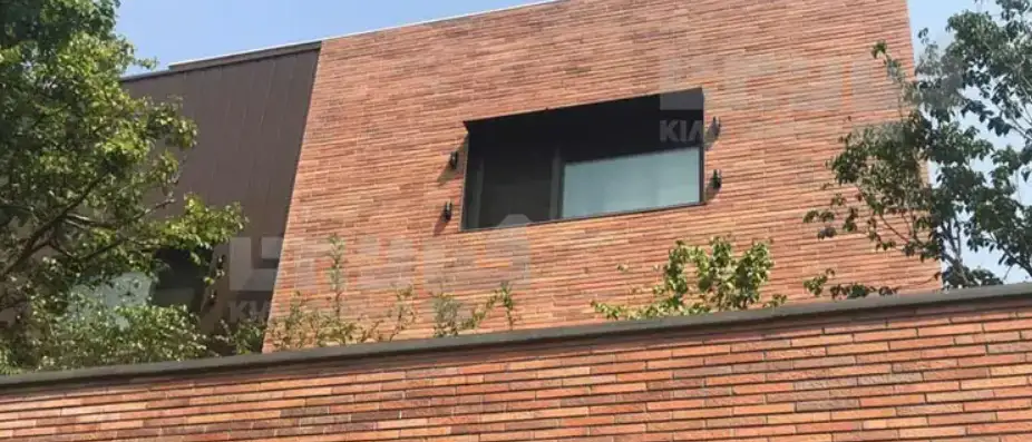 بتن اکسپوز، آجرنما یا سنگ؛ کدام انتخاب بهتری برای نمای ساختمان است؟
