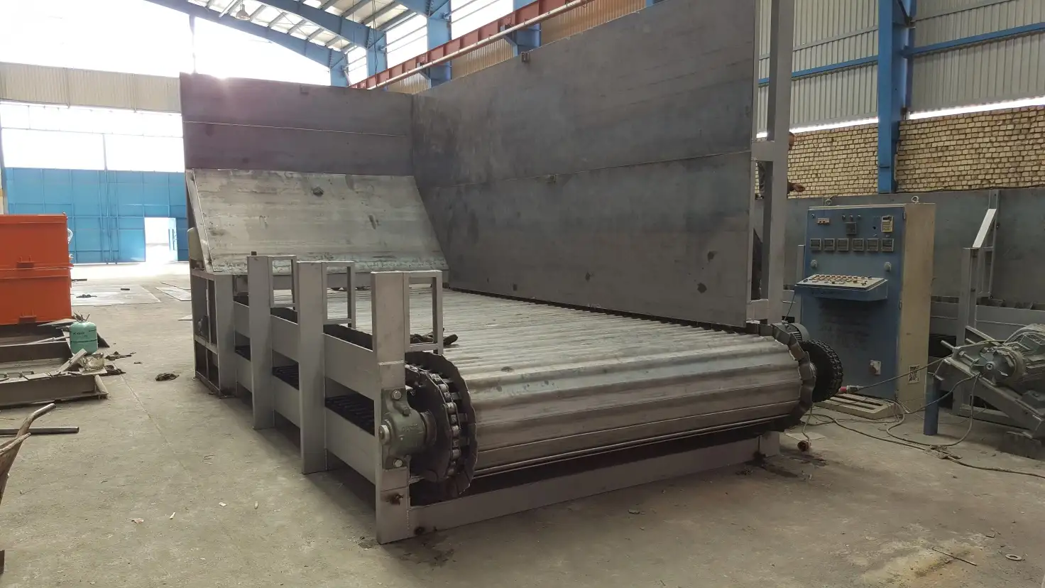دستگاه اسلت کانوایر (Slat conveyor machine)