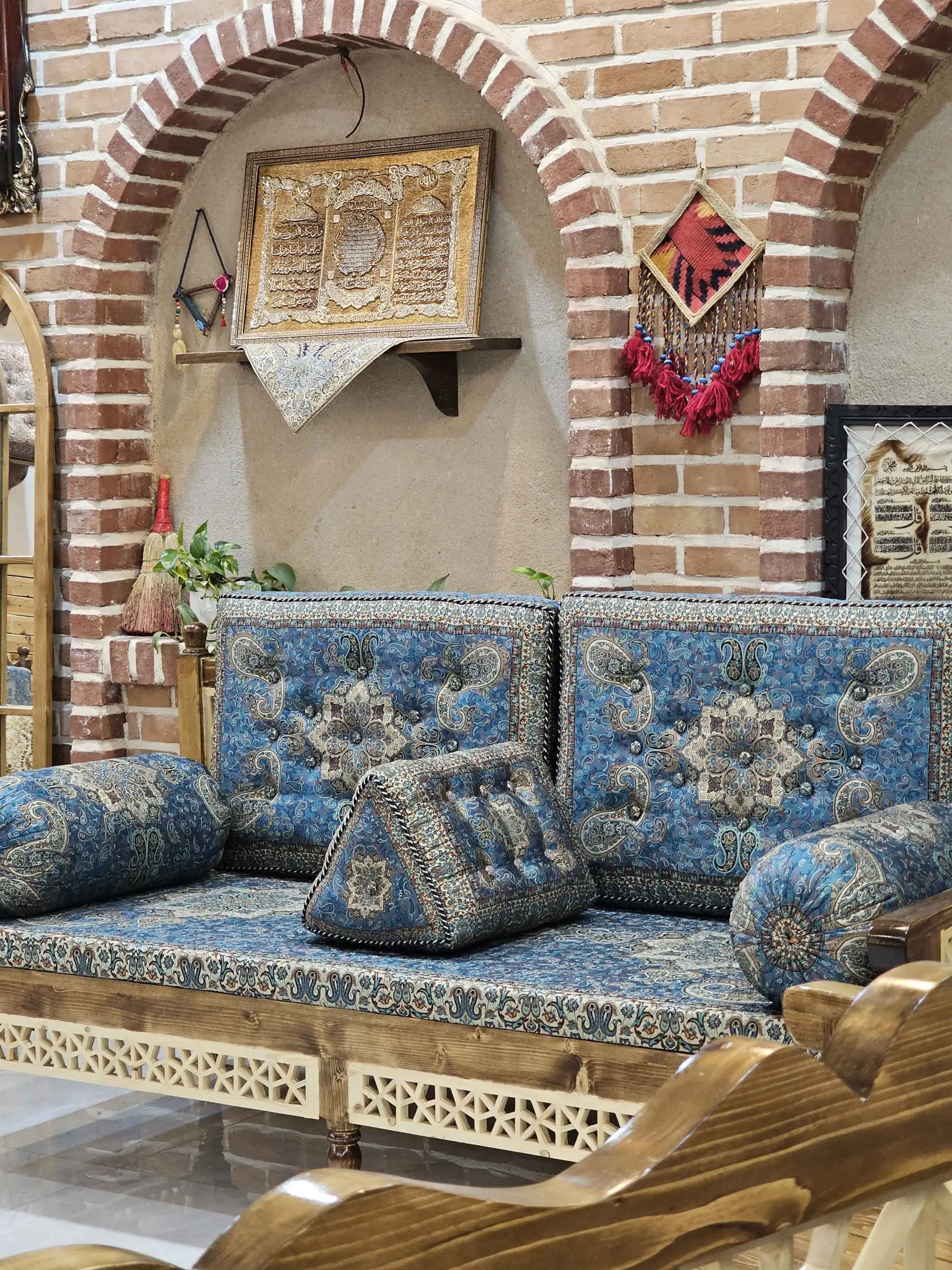 ست پشتی سنتی آبی طرح الماس
